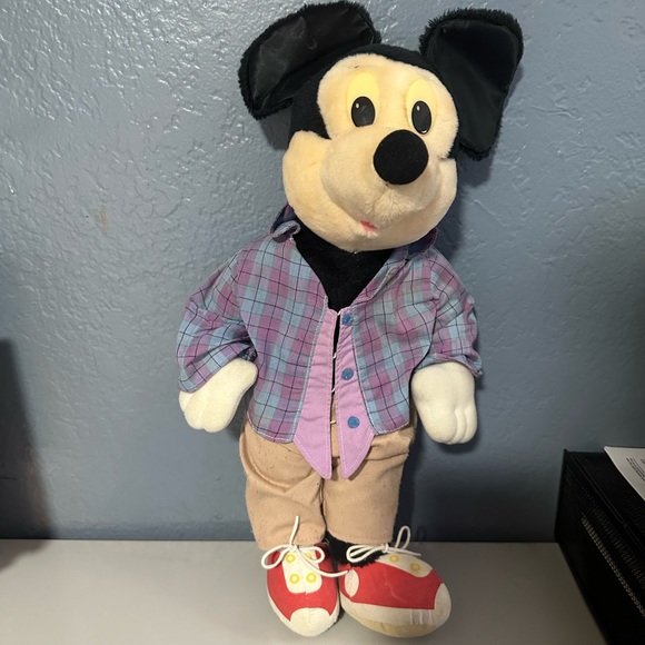 Vintage Totally Skater Mickey Mouse stuff plush - Picture 2 of 3
